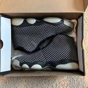 Jordan Horizon BG size 7